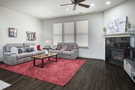 7407 Coronado Way