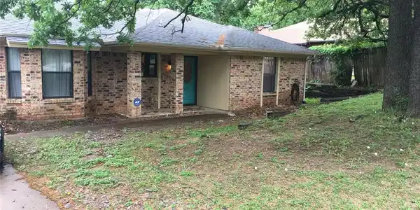 1100 Lakeview Drive