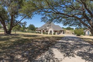 707 Mallard Pointe Drive