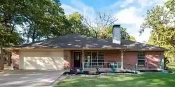 141 Walker Trace