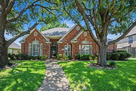 2813 Persimmon Place