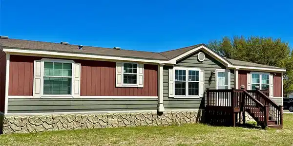 1901 Pelican Drive N