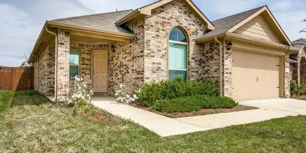 1121 Autumnwood Drive
