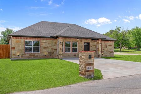 801 Comanche Cove Drive
