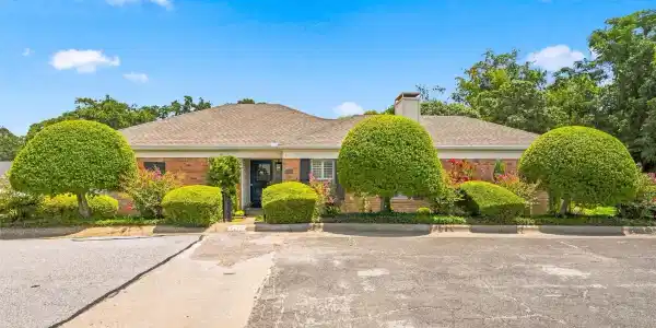 3209 Creekwood Circle