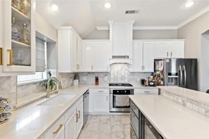 1404 Lennox Way