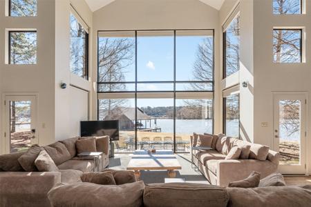 375 Eagle Point Drive W