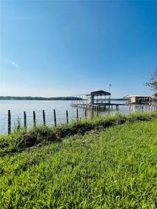 76 Private Road 52426