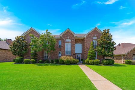 3210 Suzanne Drive