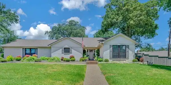 3805 Westchester Drive