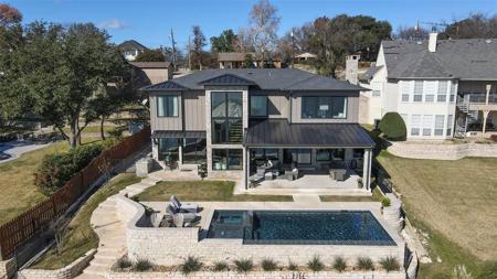 5005 Rio Vista Drive