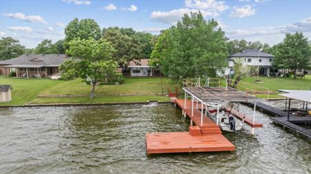 3905 Winding Way