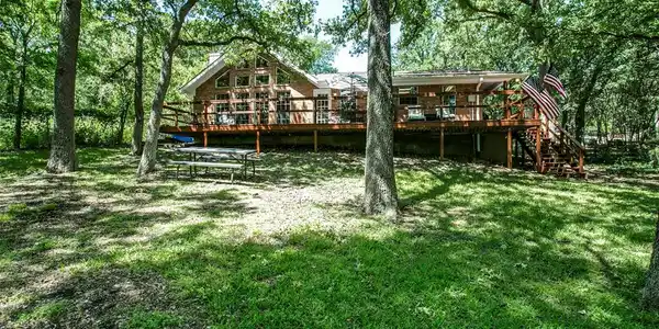 1 Eagle Point N
