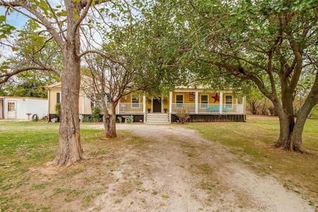 6103 S Lakeside Hills Court