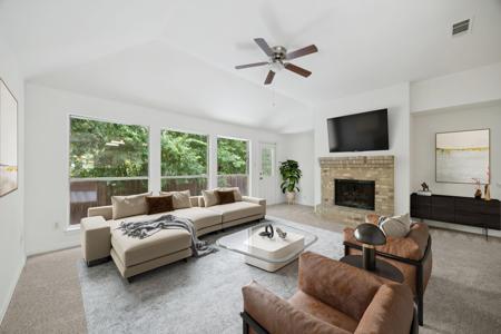 6213 Lennox Lane