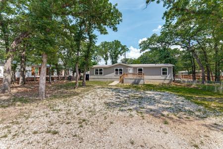 1613 Mockingbird Lane