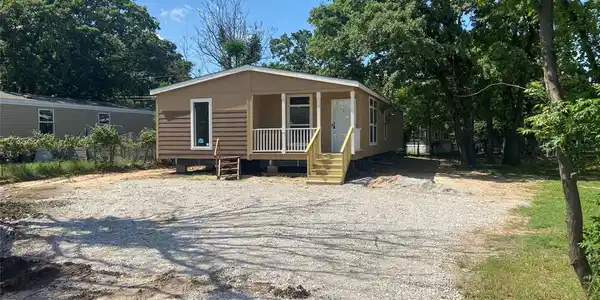 1533 Gale Drive