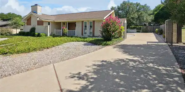 7800 Regatta Court