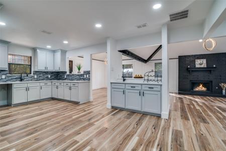 1502 Knob Hill Drive