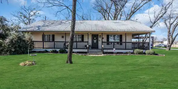 836 Silver Creek Azle Road
