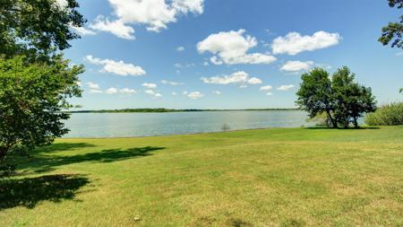 1307 Lakeshore Drive