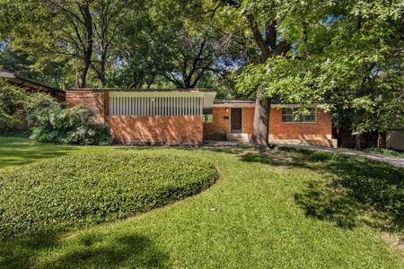 985 N Rustic Circle