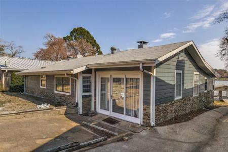 230 Pin Oak Drive