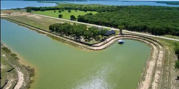 1560 Laguna Bay