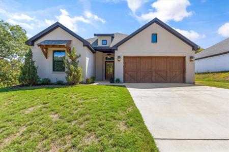 805 Woodhaven Drive