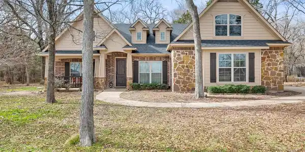 215 Private Road 3178