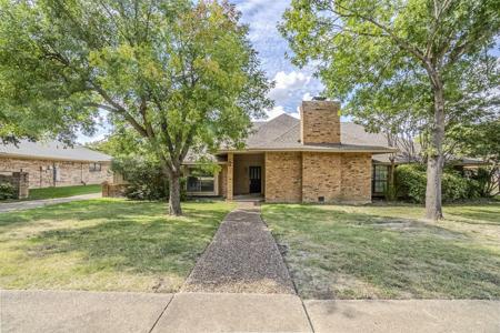 1409 Carriage Lane