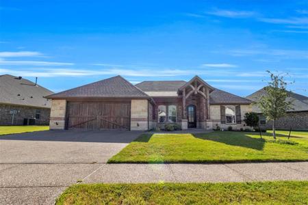 1008 Anna Circle
