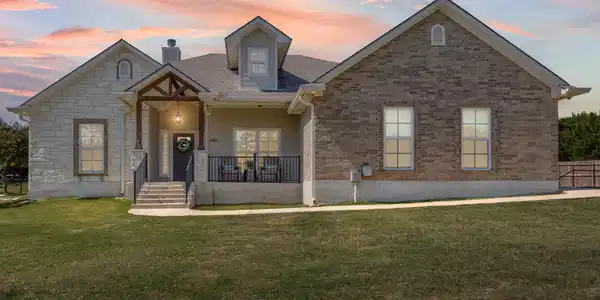 15813 Salado Drive