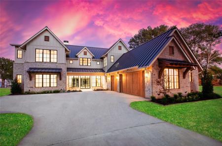 2566 Groves Drive