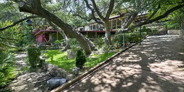 Image 4 Image 4