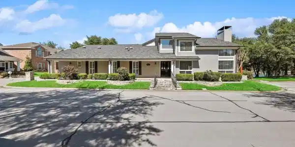 8215 Mountain Lake Court