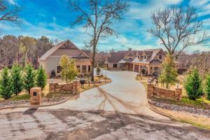 9361 Safari Bluff