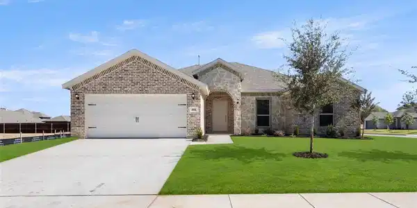 404 Falcon Way