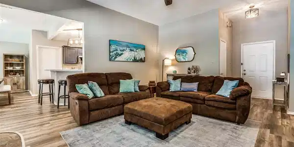 637 Oak View Court