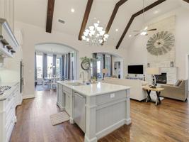 3309 Lochside