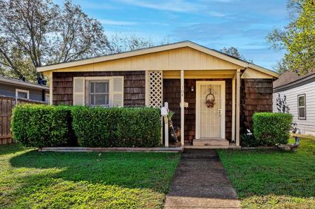 104 W Heron Street