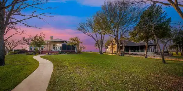 315 Tonkawa Trail