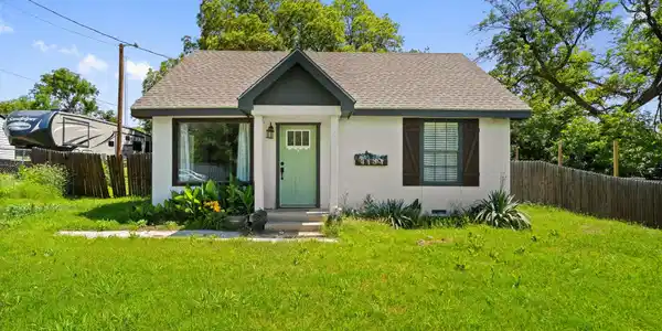4104 Meandering Court