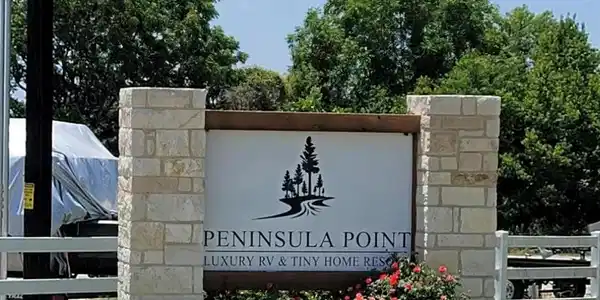6104 Penninsula