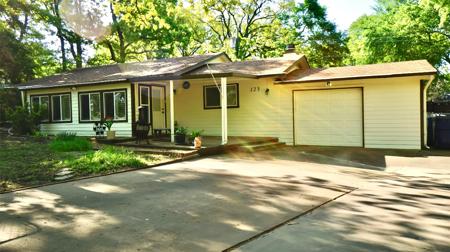 123 Forest Oaks Drive