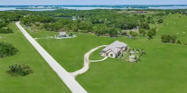 112 Bluffview Lane
