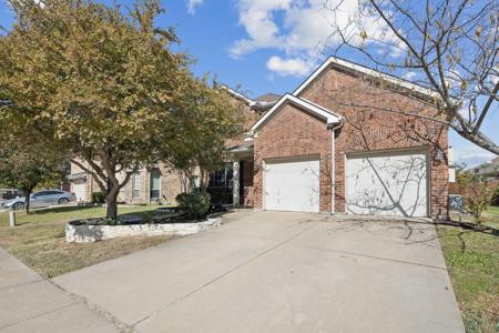 813 Lake Forest Trail