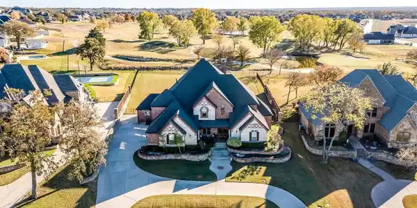 5817 Lakeside Drive