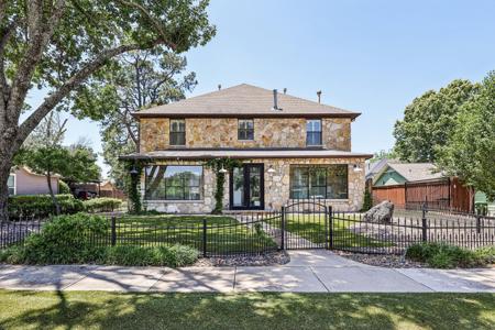 221 N Lucas Drive