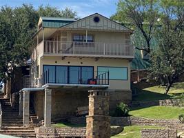 1015 Oak Hill Lane